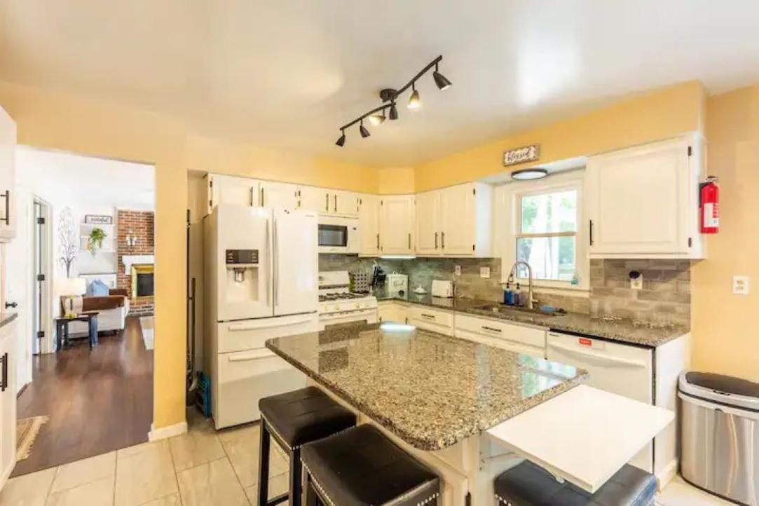 בואי Lrge 5 Bedroom 9 Beds Near Dc-Pool, Hot Tub, Gym, Game Rm, Fire Pit מראה חיצוני תמונה