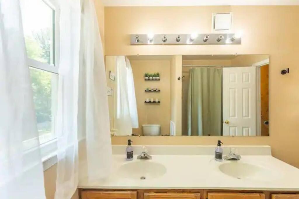 בואי Lrge 5 Bedroom 9 Beds Near Dc-Pool, Hot Tub, Gym, Game Rm, Fire Pit מראה חיצוני תמונה
