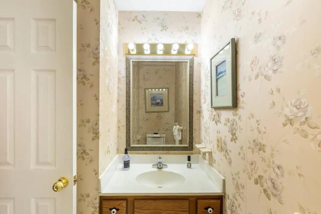 בואי Lrge 5 Bedroom 9 Beds Near Dc-Pool, Hot Tub, Gym, Game Rm, Fire Pit מראה חיצוני תמונה